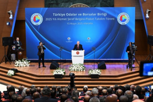 TOBB Hizmet Şeref Belgesi ve Plaket Takdim Töreni