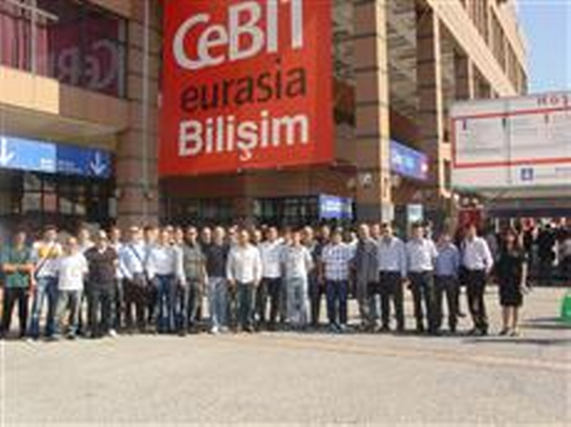 Yalova İş ve Sanayi Çevresi Cebit Bilişim Fuarı'nı Ziyaret Etti