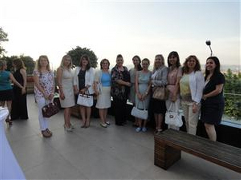 YTSO Kadın Girişimciler Kurulu Üyeleri Bursalı iş kadınlarının düzenlediği  “Zirveden Gelen Topuk Sesleri”  toplantısına katıldı
