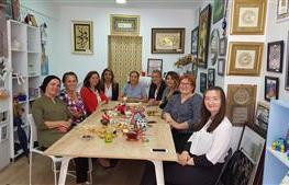 YTSO Kadin Girisimciler Kurulu Kuartz Mimarlik sahibi Aysenur Peltek in ofisini ziyaret ettiler.